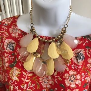 Teardrop gold necklace.